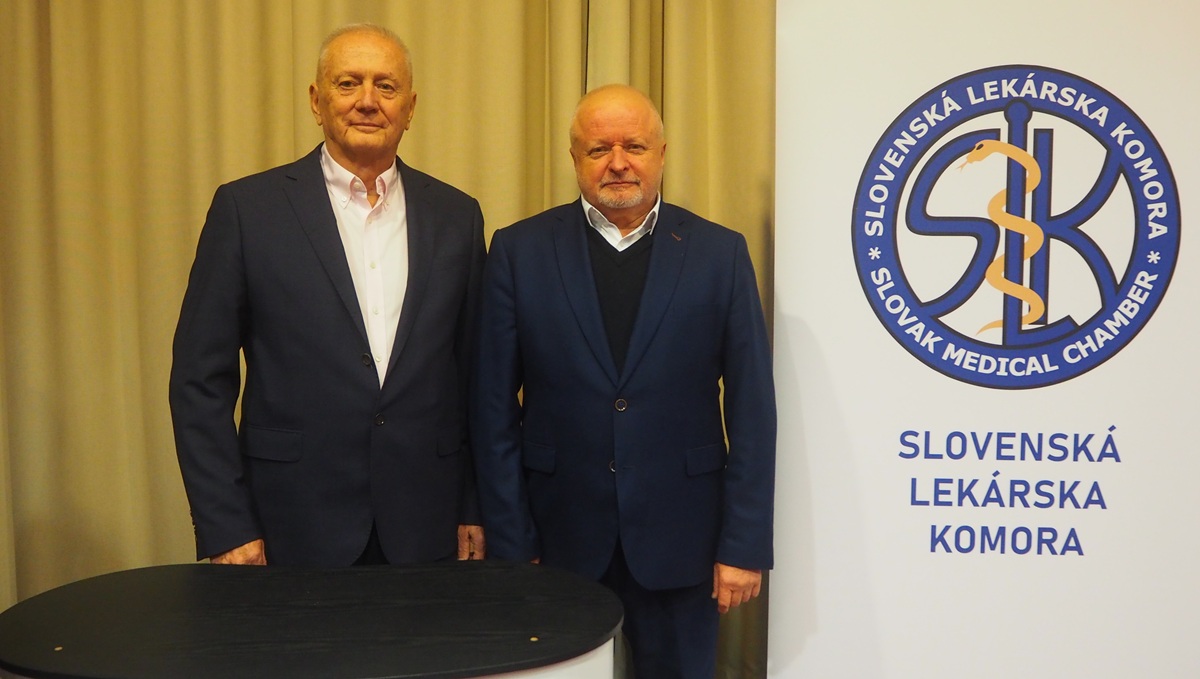 Viceprezidenti (naľavo) MUDr. Robert Vetrák MPH. a MUDr. Karol Mičko
